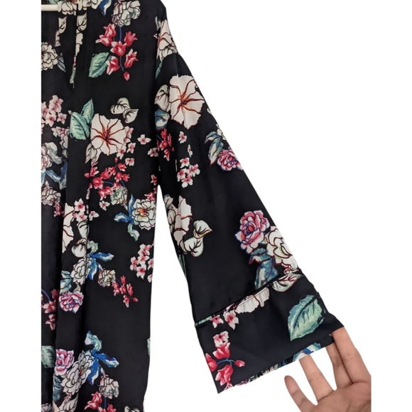 Revamped Black Floral Long Sleeves Cover Up Size S/M - Picture 7 of 9